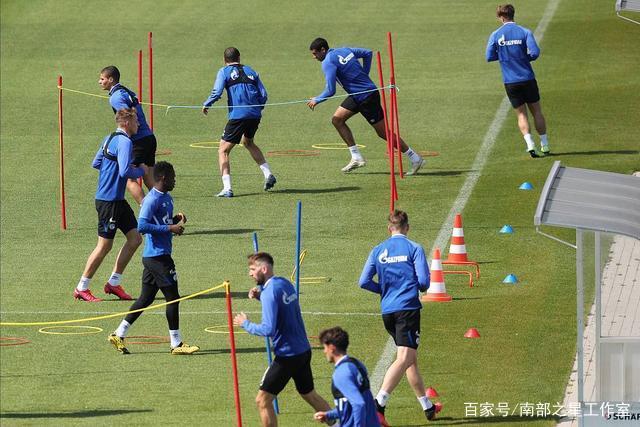 亚历山大32分哈腾21+8 雷霆力克火箭晋级决赛